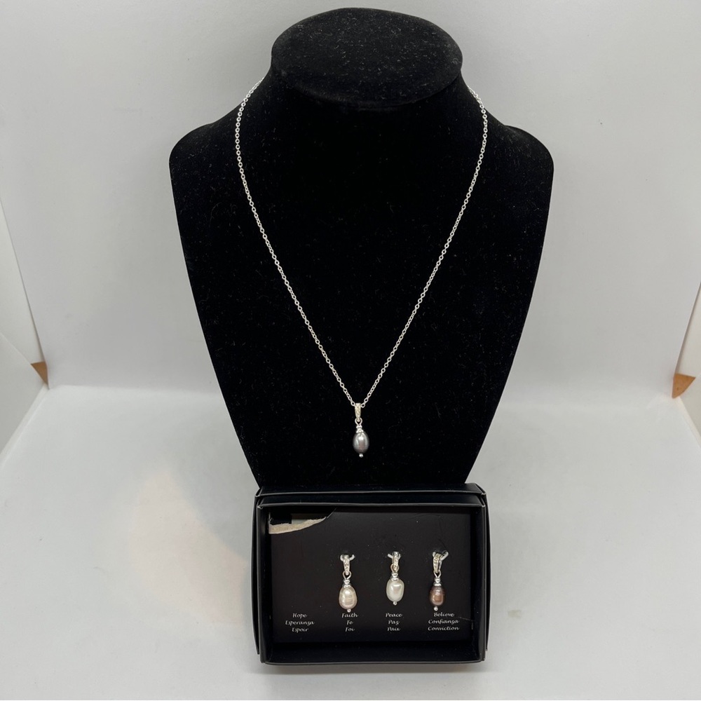 Avon Vintage Pendant Interchangeable Set Silver tone Hope Faith Peace Believe